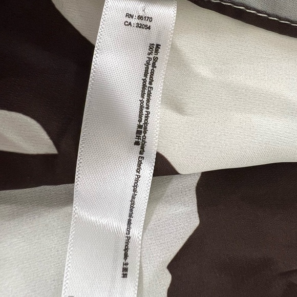 NEW Urban Outfitters Brown Cow Print Satin Scarf Large 25 x 25” - Picture 2 of 3